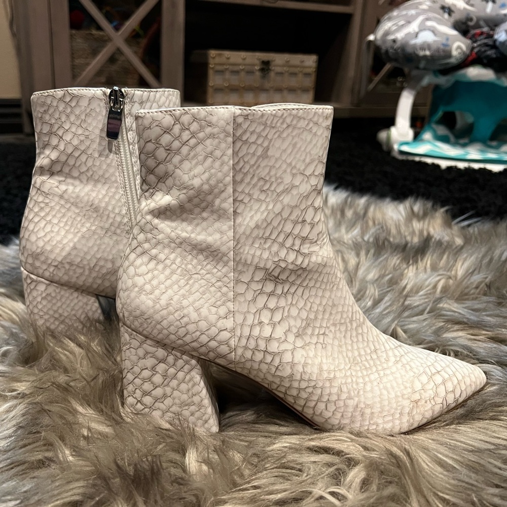 steve madden booties- womens 6.5